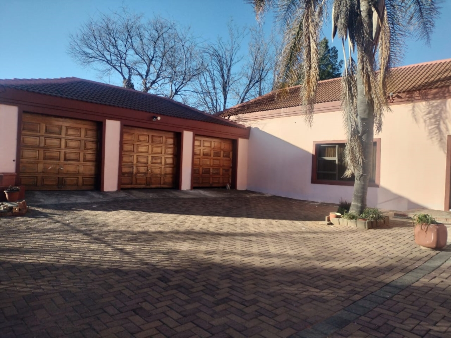5 Bedroom Property for Sale in Universitas Free State